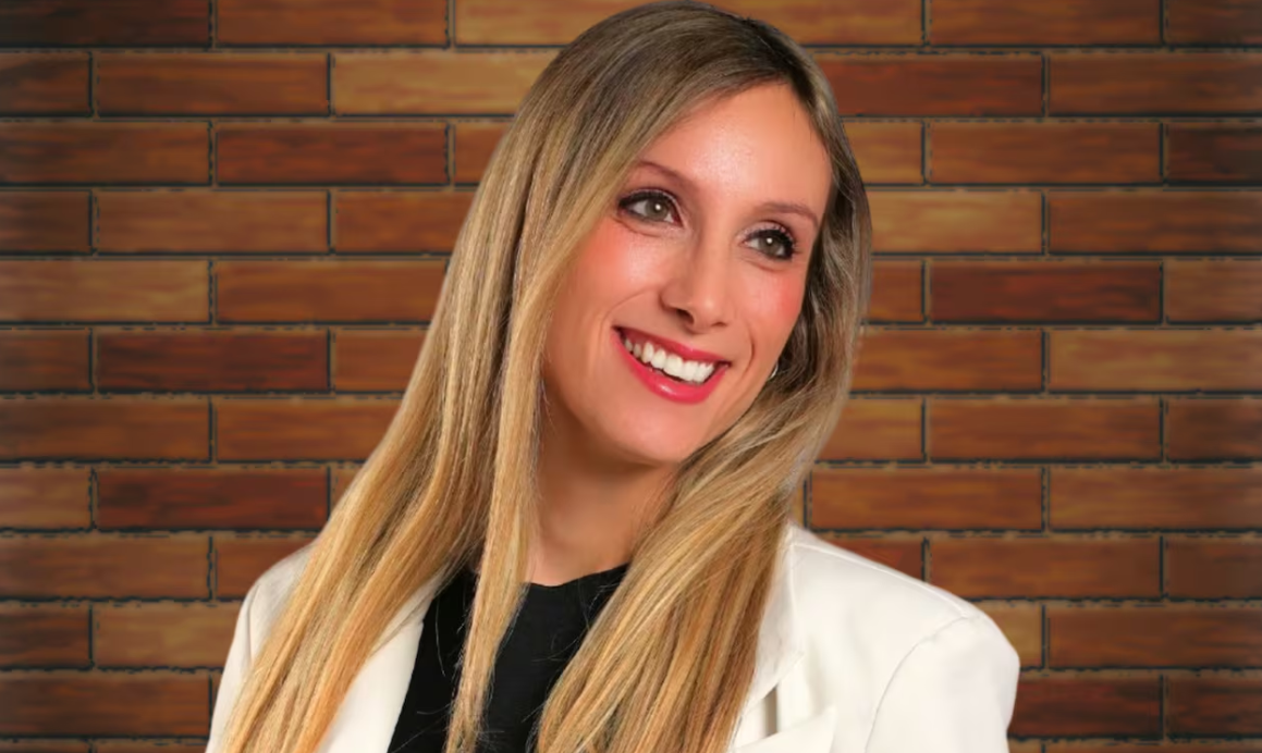 Marta Vara Tarin es una española que se mudó hace cuatro meses a Paraguay desde Barcelona y que utiliza las redes sociales para promover las bondades de nuestro país, ofreciendo guía a quienes quisieran conocer la experiencia e invertir en este “paraíso”. El diario español El Confidencial se hizo eco de ella en el artículo Marta Vara, española viviendo en Paraguay: “Mucha gente viene para unos días y al final decide quedarse porque les encanta”. “La joven celebra el buen tiempo del país y el estilo de vida que allí se practica, abriendo los brazos a todo aquel que quiera sumarse. Además, si bien la tranquilidad es uno de los factores que mejor definen al territorio, también la cantidad de proyectos y negocios que surgen para ganarse la vida en el país, algo que ha sorprendido a la española de manera grata”, comenta el portal de noticias. El Confidencial recurre a una publicación de Marta en TikTok/@catalanaenparaguay, en que expresa: “Para los que os estáis pensando venir a Paraguay, la verdad es que me gustaría mucho animaros. Aquí hay un nivel de vida buenísimo. Se está realmente superbién. Los españoles en concreto nos sentimos como en casa. (…) De hecho, la gente que viene, a veces viene para unos días y, al final, decide quedarse porque les encanta”.